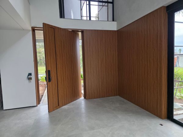 Porta ACM amadeirado