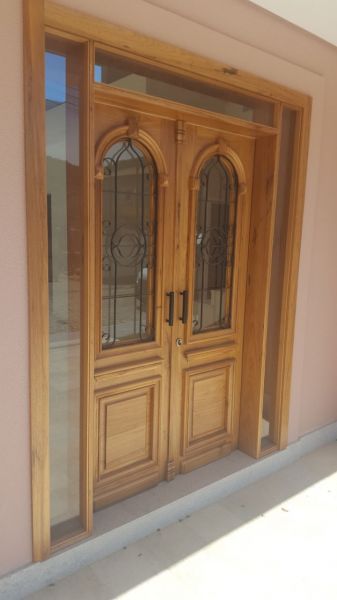 PORTA CLÁSSICA DE MADEIRA